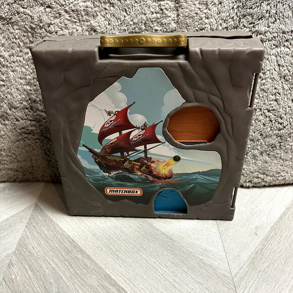 Matchbox K7524 Fold & Go Pop Up Playset Pirate Ship Gray 2006 Mattel 2006 - Picture 1 of 13